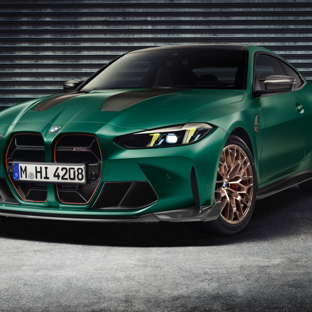 Зеленый автомобиль BMW M4 CS 2024  года