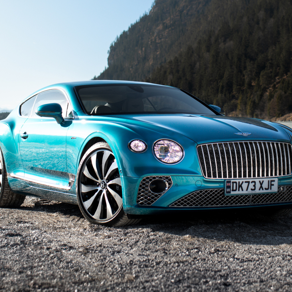 Синий автомобиль Bentley Continental GT Mulliner