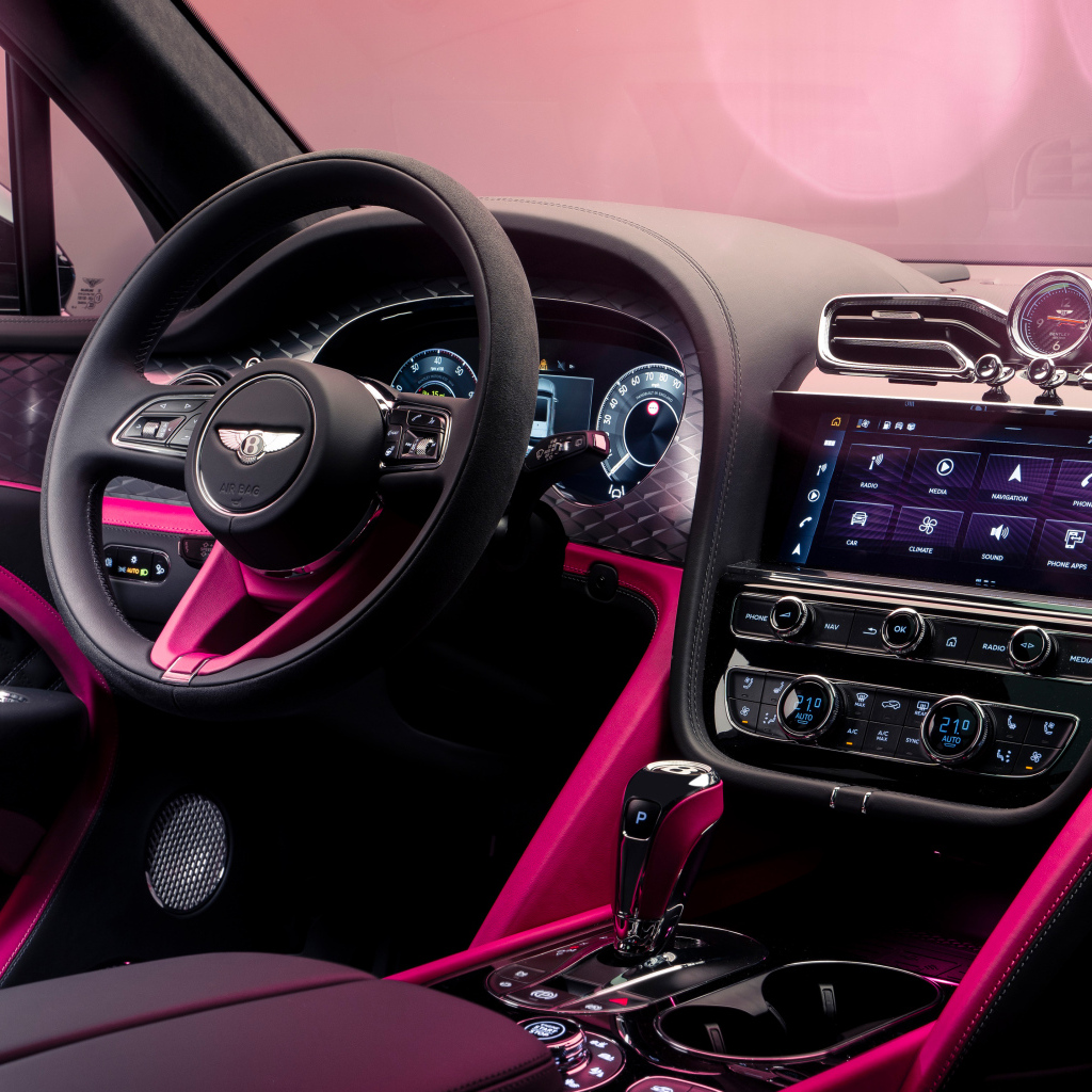 Салон автомобиля Bentley Bentayga V8 S Curated By Mulliner 2024 года