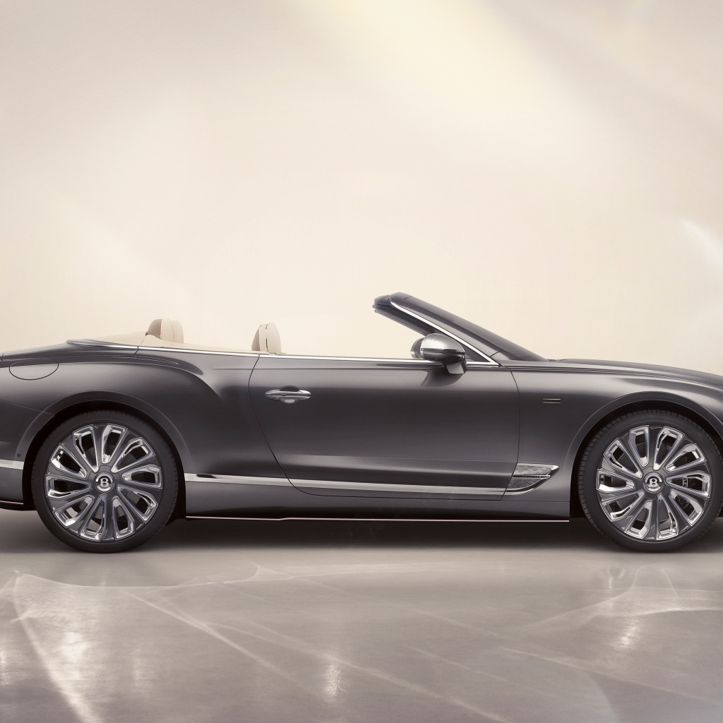 Вид сбоку на автомобиль  Bentley Continental GT Convertible Boodles By Mulliner 2024 года