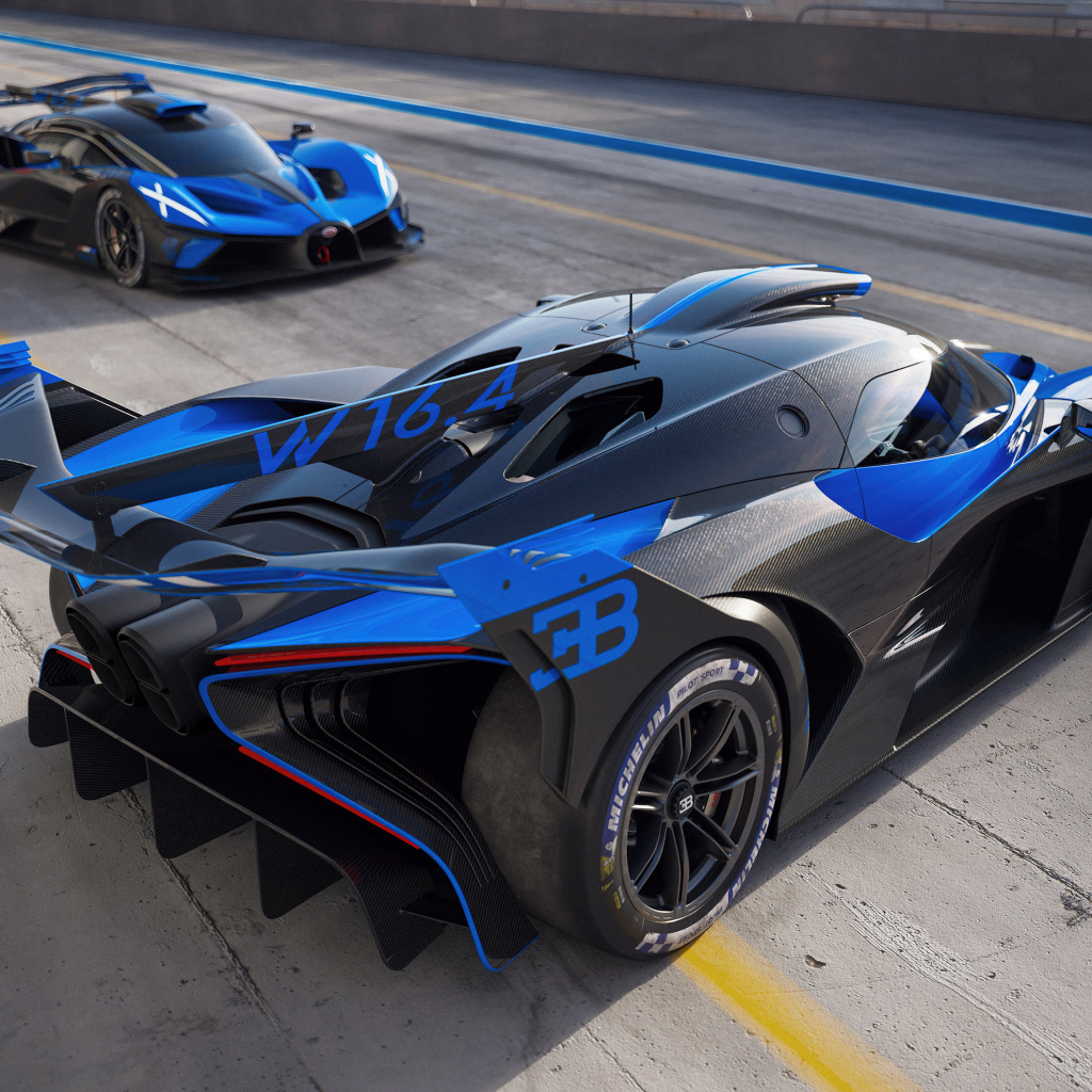 Синий автомобиль Bugatti Bolide Race Track вид сзади