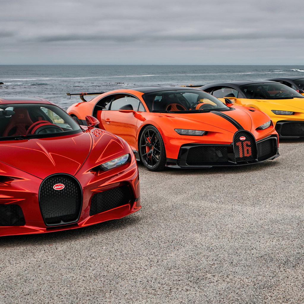 Автомобили Bugatti  у моря