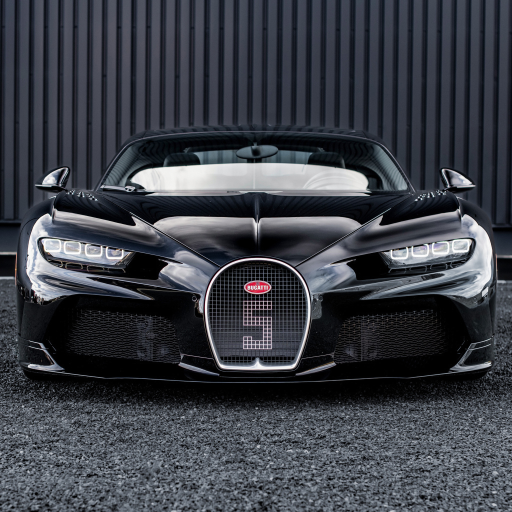 Вид спереди на автомобиль Bugatti Chiron Super Sport Hommage T50S 2024 года