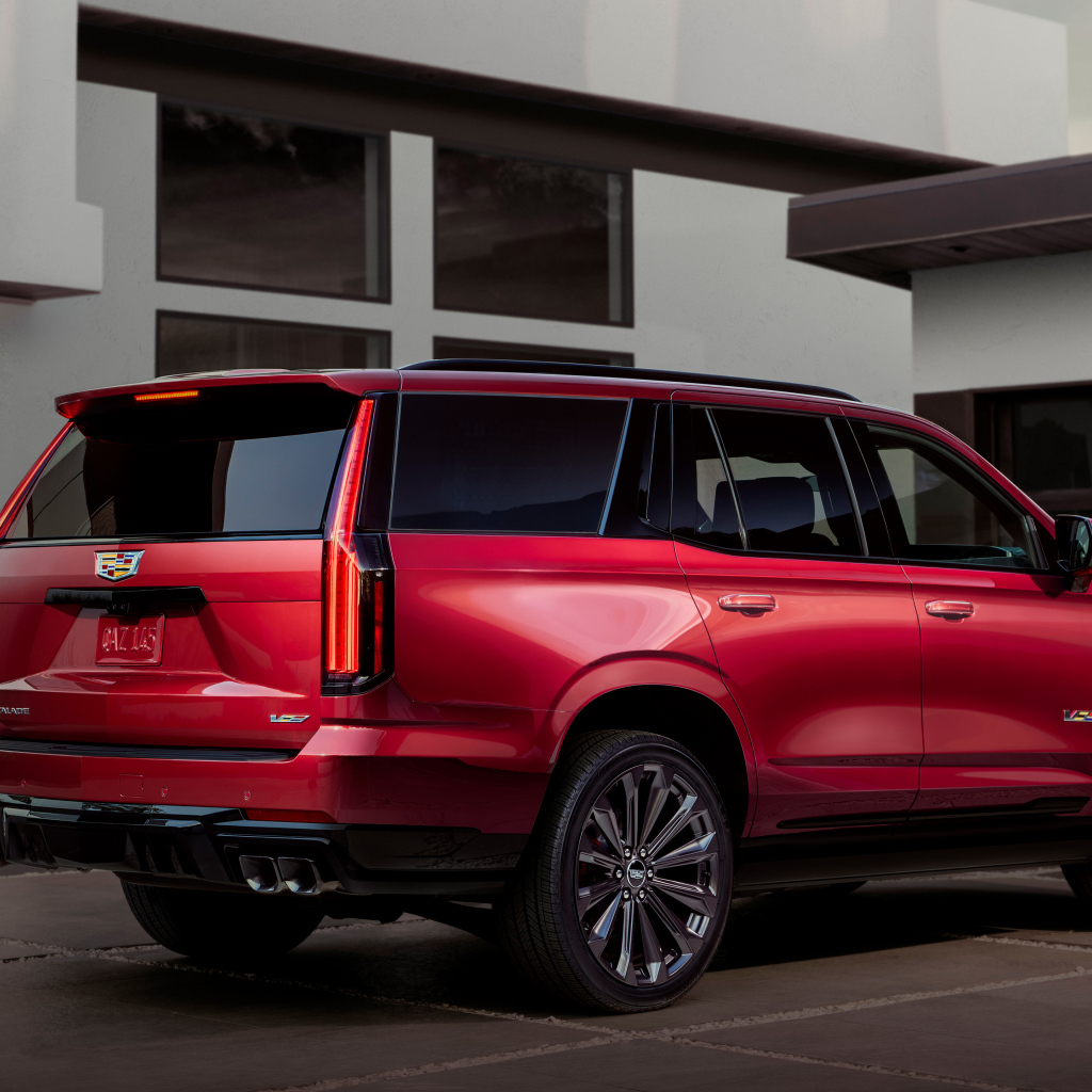 Красный Cadillac Escalade-V 2025 года вид сзади