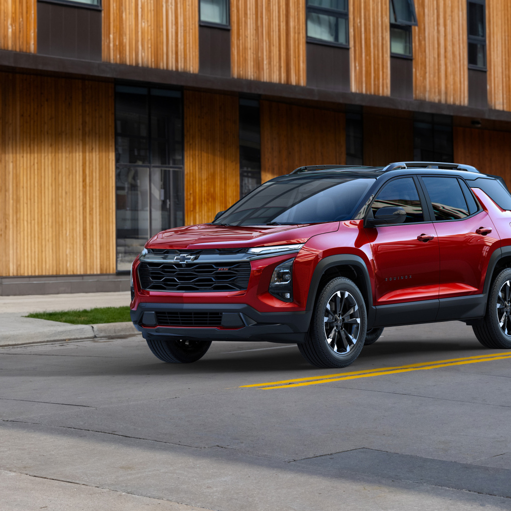 Красный автомобиль Chevrolet Equinox RS 2025 года