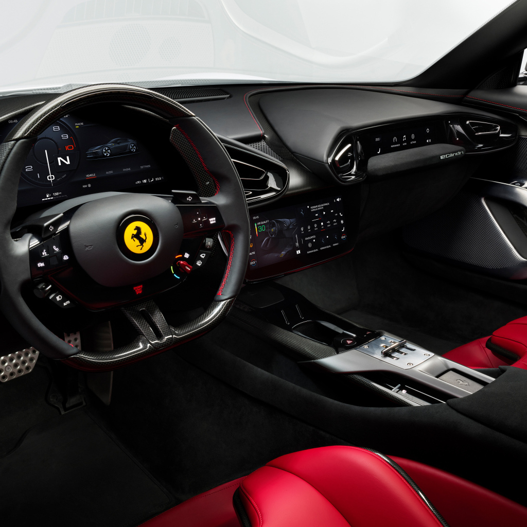 Черный салон автомобиля Ferrari 12Cilindri 2024 года