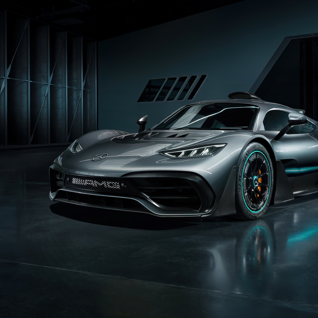 Быстрый спортивный автомобиль Mercedes-AMG ONE