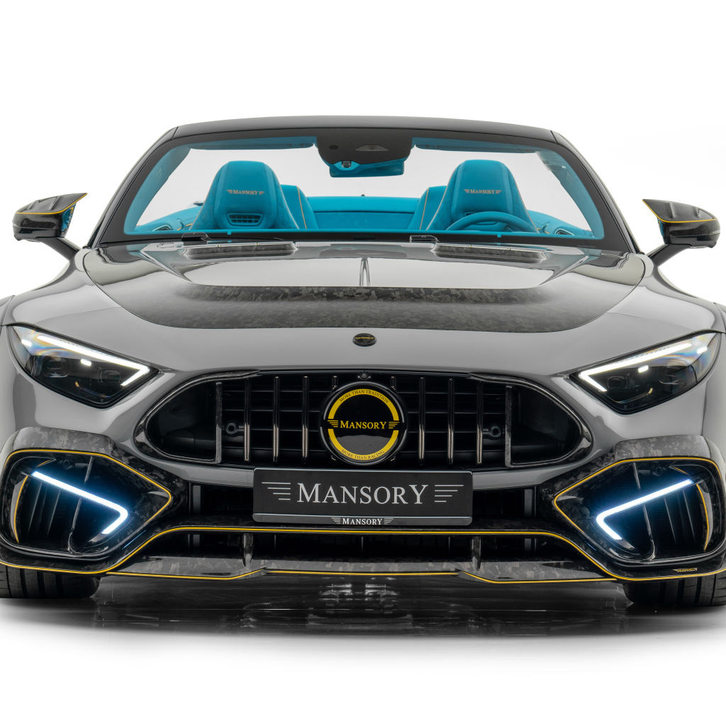 Вид спереди на черный автомобиль Mansory Mercedes-AMG SL 63 4MATIC+ Widebody