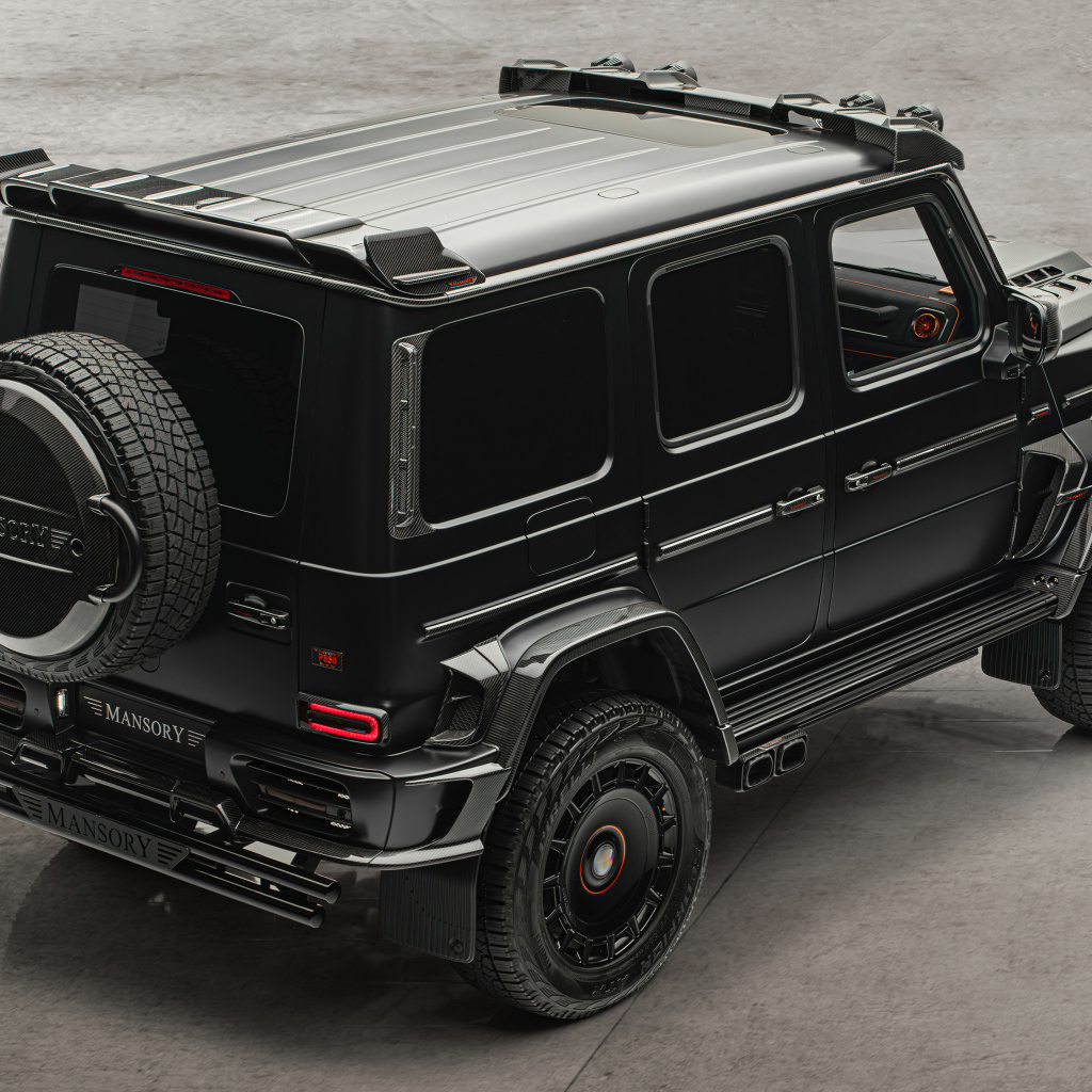 Вид сзади на черный джип Mercedes-AMG G63 Mansory Grande Entree 4x4