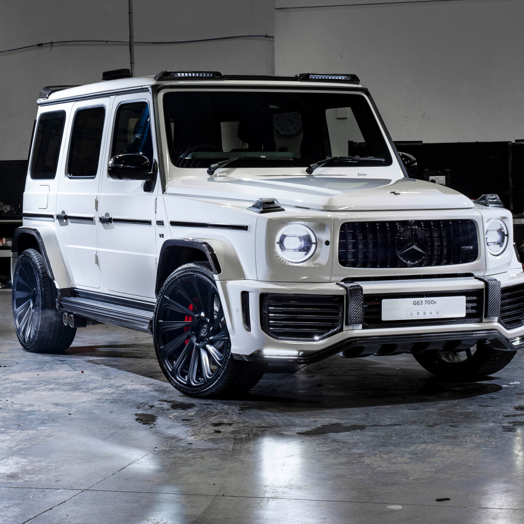 Белый внедорожник Urban Automotive Mercedes-AMG G 63