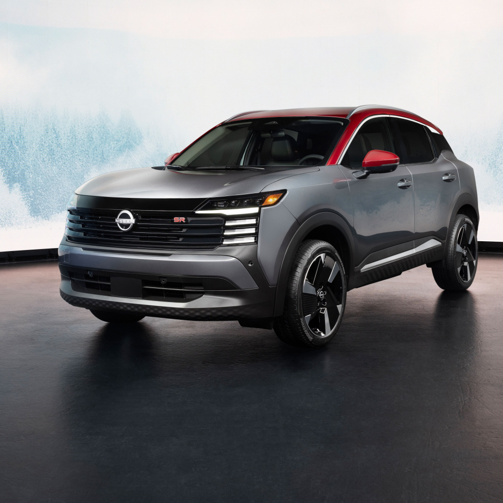 Серебристый автомобиль Nissan Kicks SR 2025 года