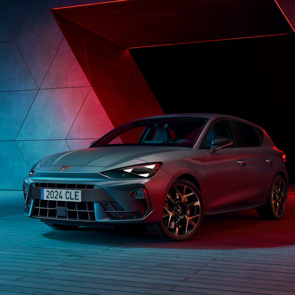 Автомобиль Cupra Leon EHybrid 2024 года