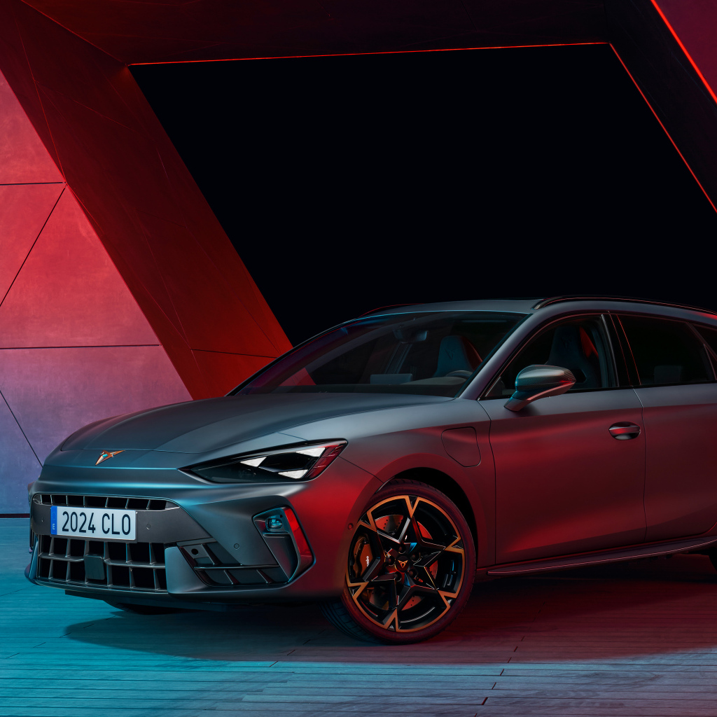 Автомобиль  Cupra Leon Sportstourer EHybrid 2024 года