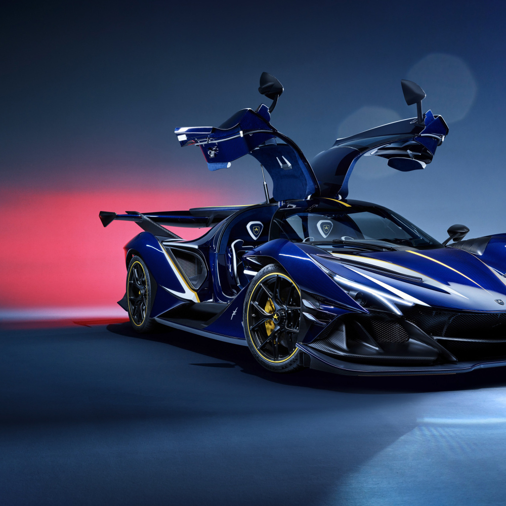 Автомобиль  Apollo Intensa Emozione с открытыми дверями
