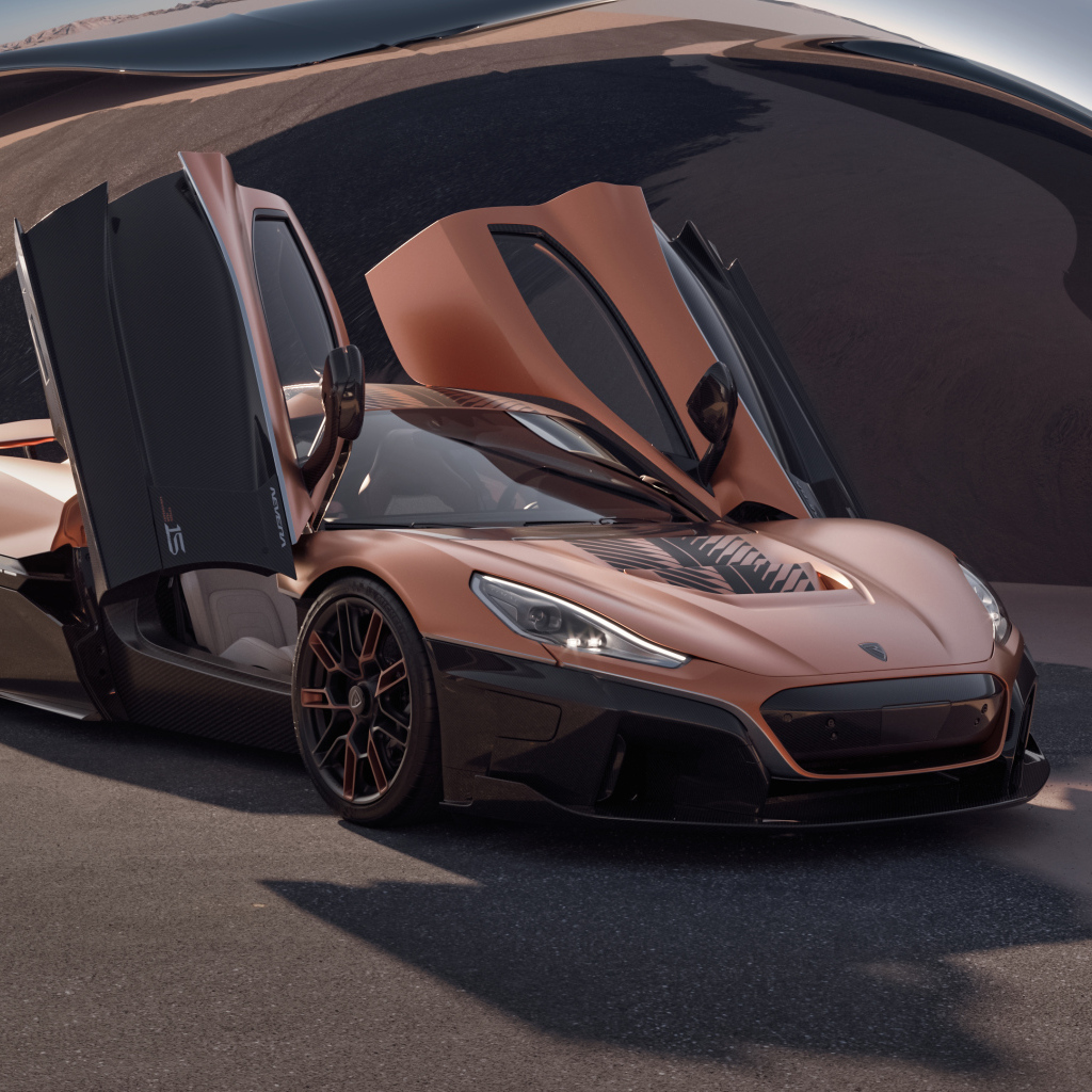 Открытые двери в автомобиле Rimac Nevera 15th Anniversary 2024 года