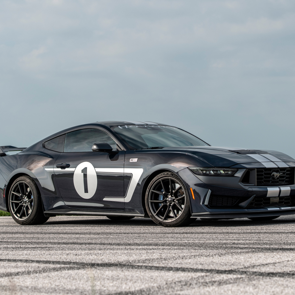 Спортивный автомобиль Hennessey H850 Mustang Dark Horse 2024