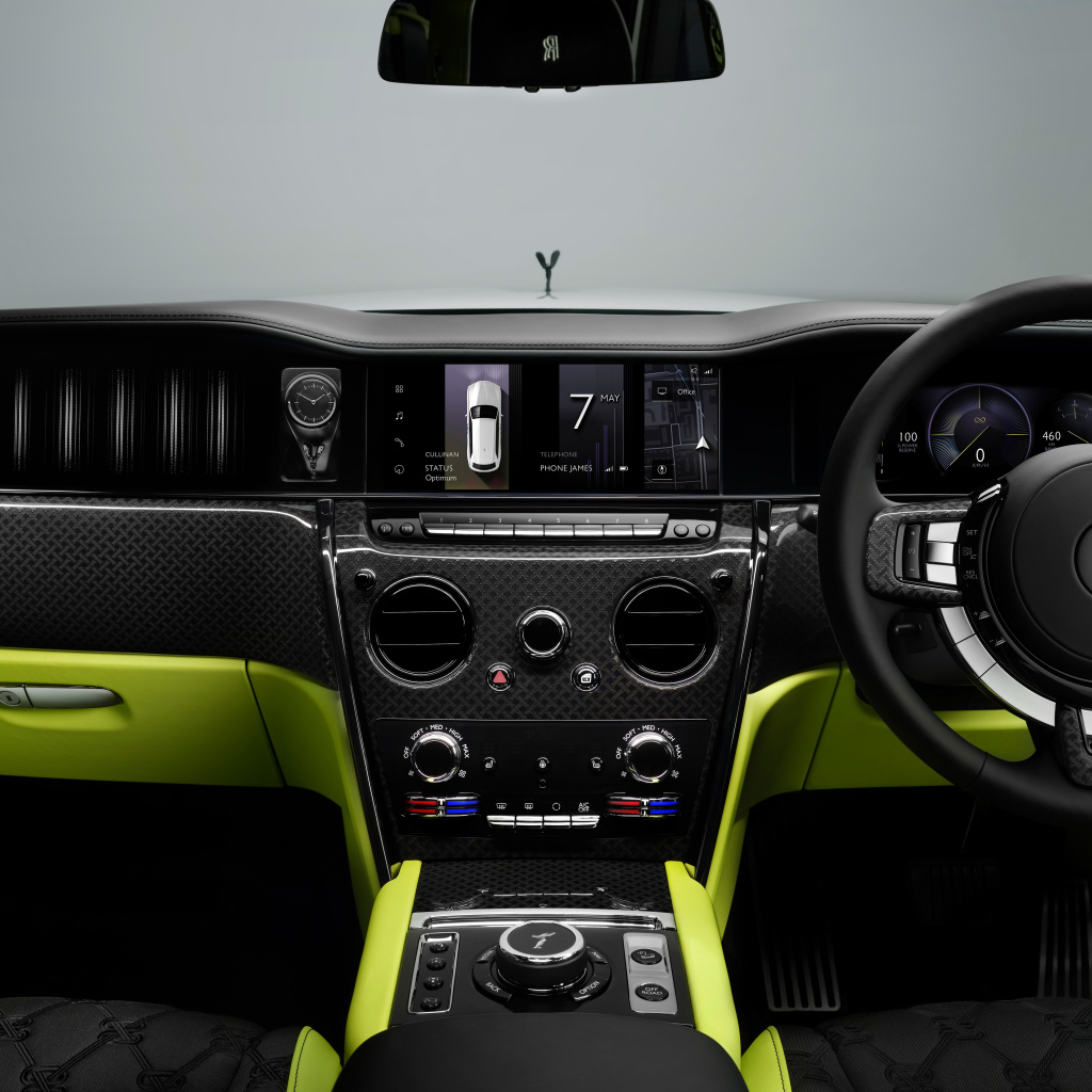 Салон автомобиля Rolls-Royce Black Badge Cullinan Series II