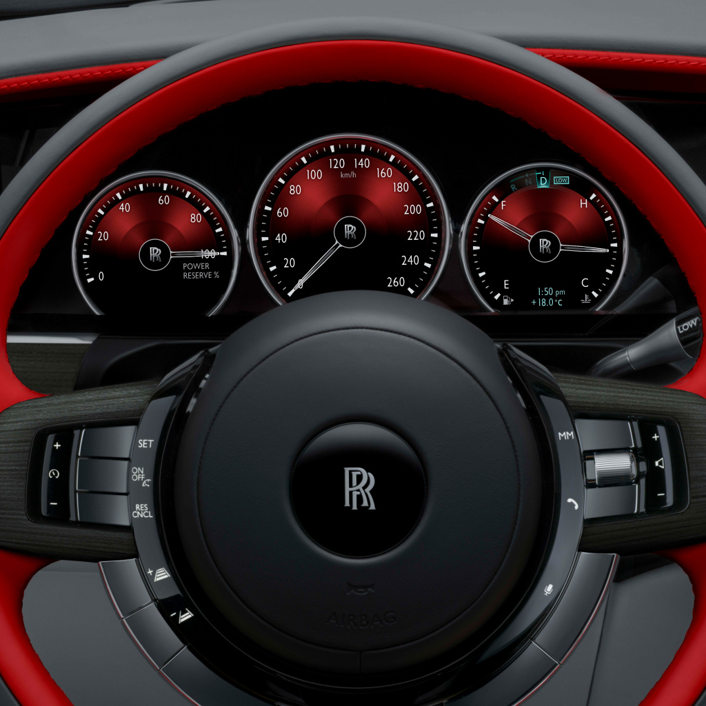 Большой кожаный руль автомобиля Rolls-Royce Ghost Prism