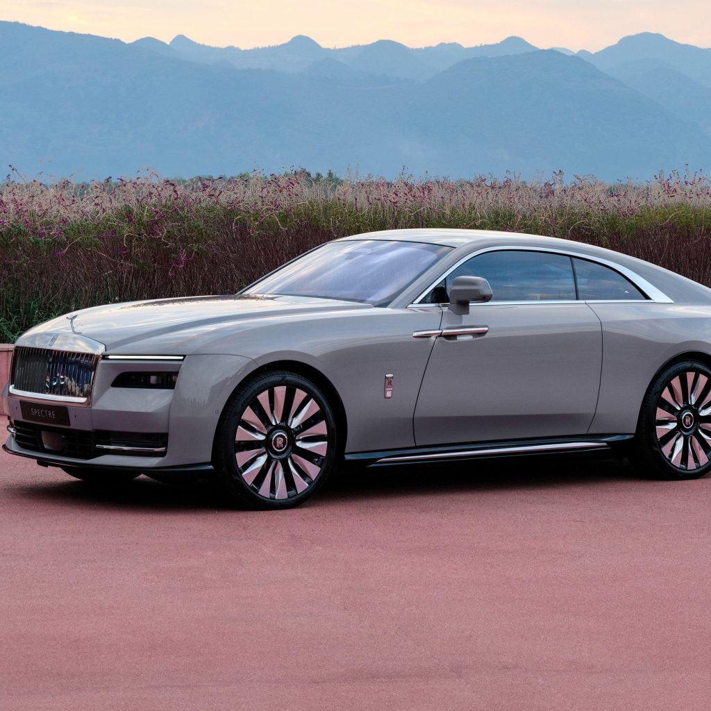 Автомобиль  Rolls-Royce Spectre