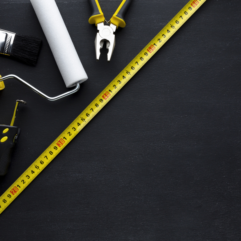 Инструменты на черном фоне