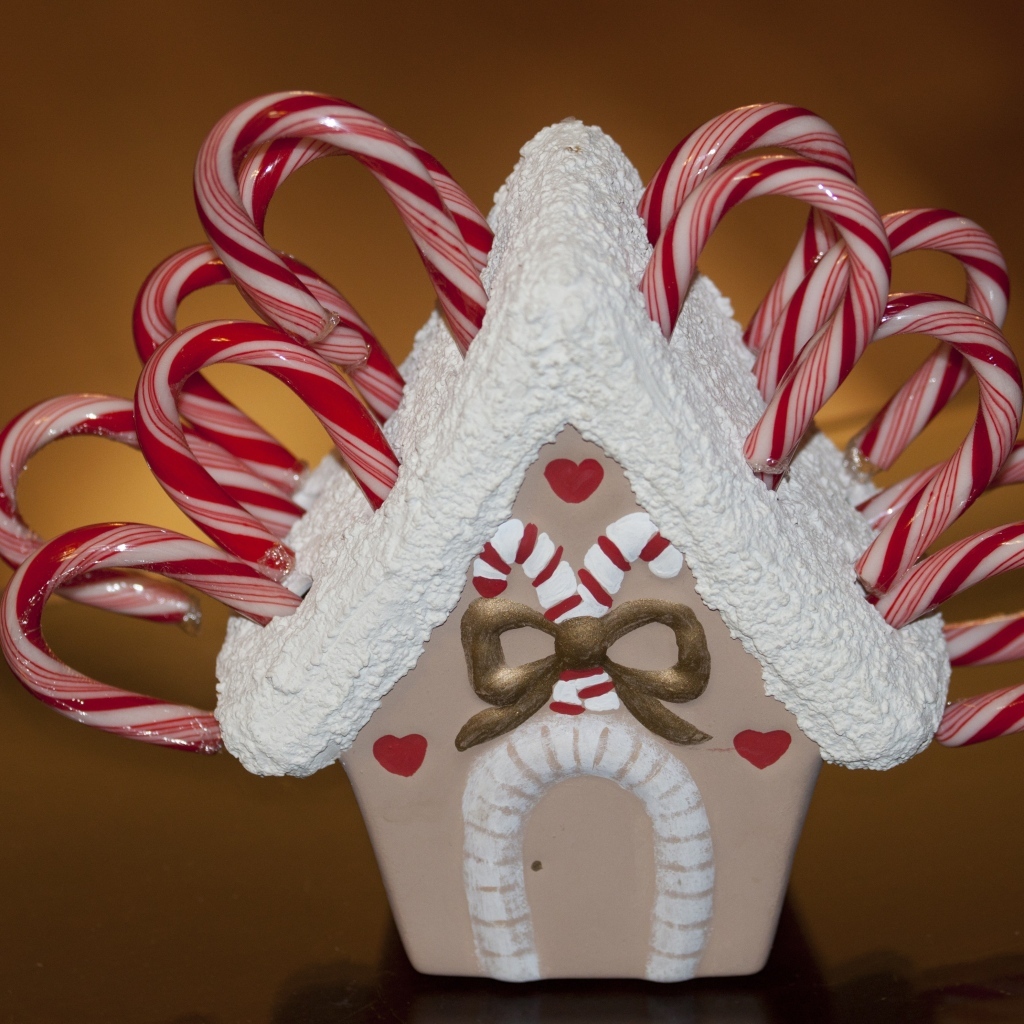 Рождественский домик с конфетами