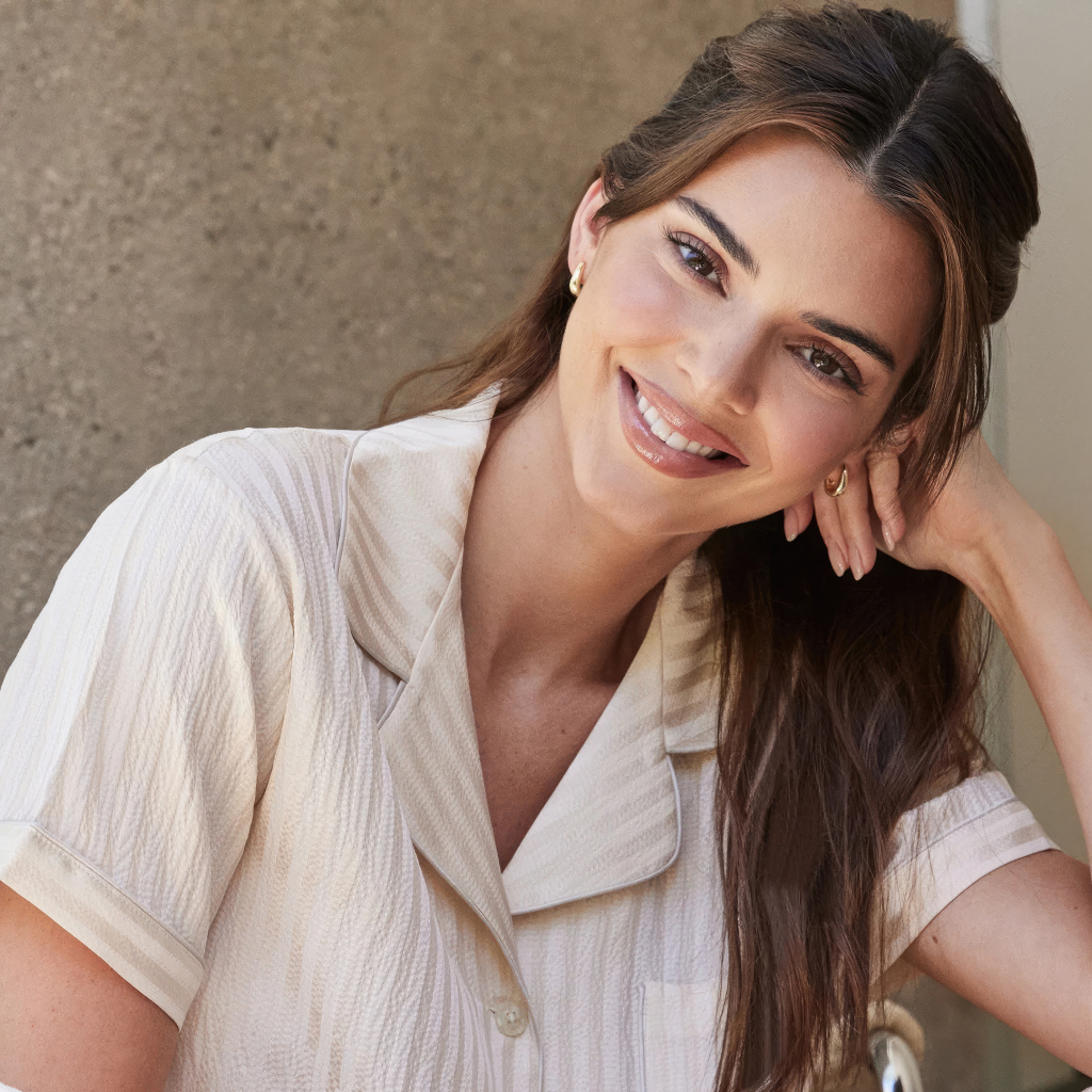 Милая улыбка модели Кендалл Дженнер