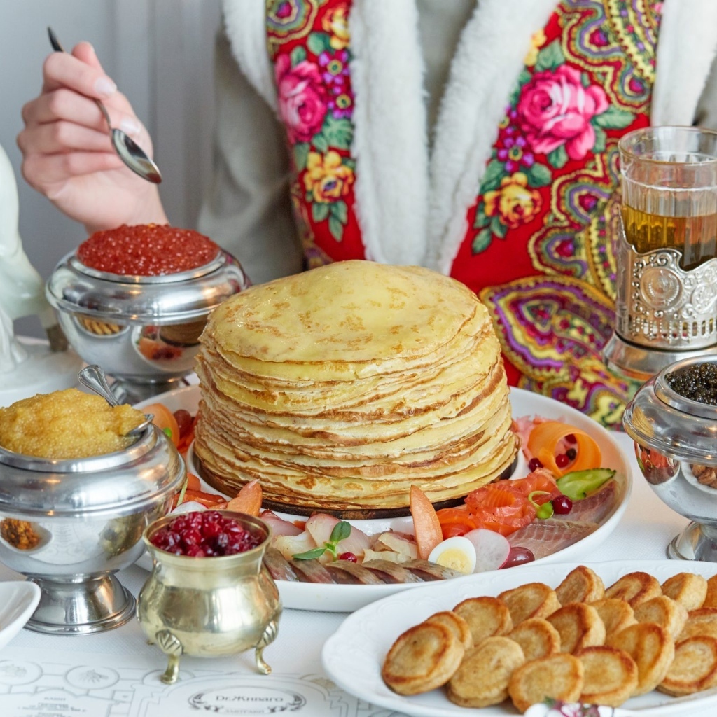 Блины и угощения на праздник Масленица