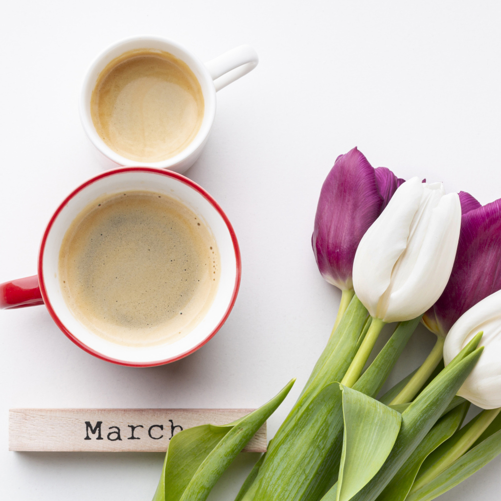 Букет тюльпанов и кофе для любимой на 8 марта