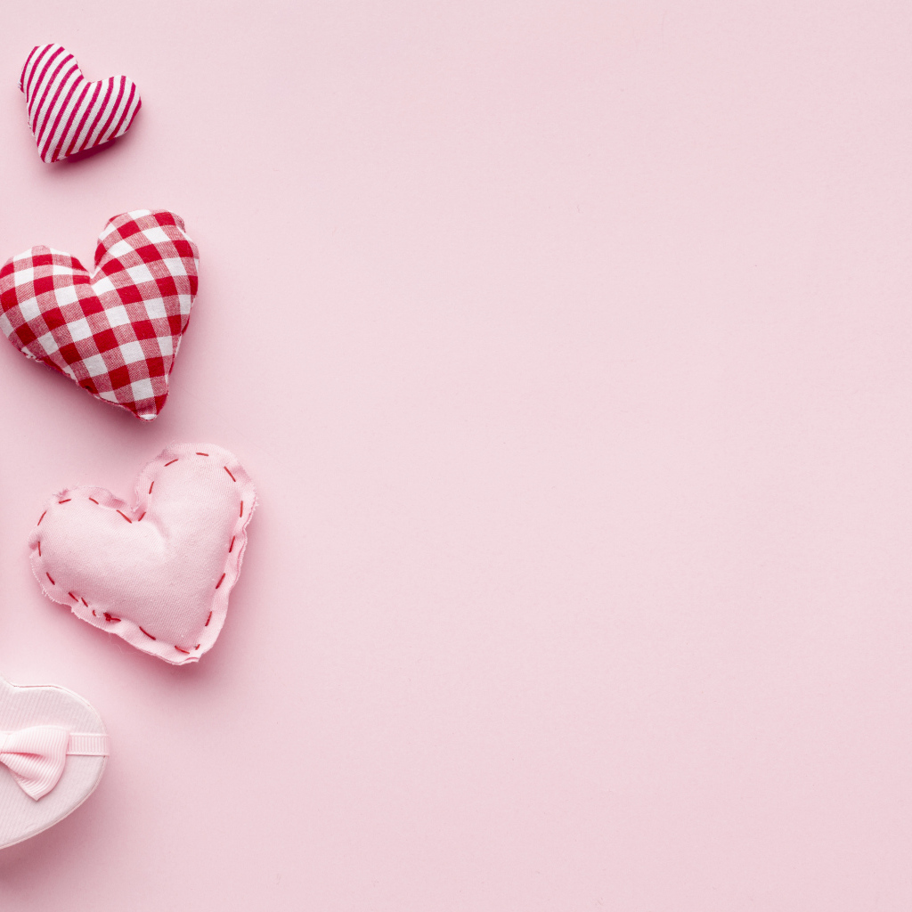 Маленькие тканевые сердечки