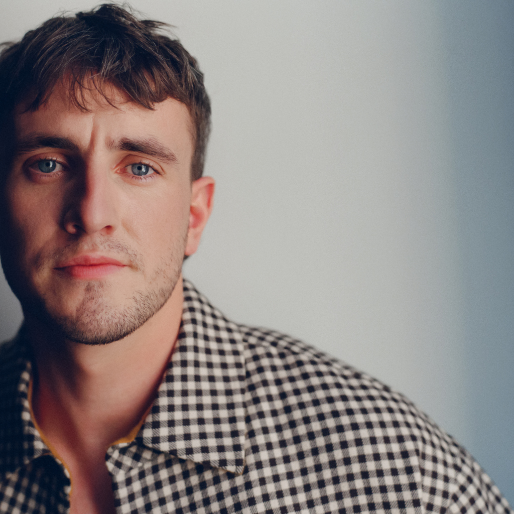 Голубоглазый ирландский актер Пол Мескал