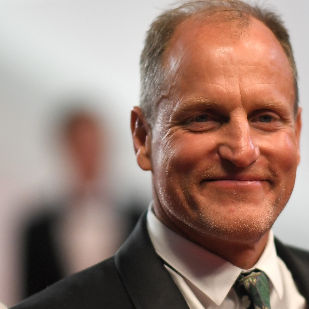 Стильный мужчина актер Вуди Харрельсон