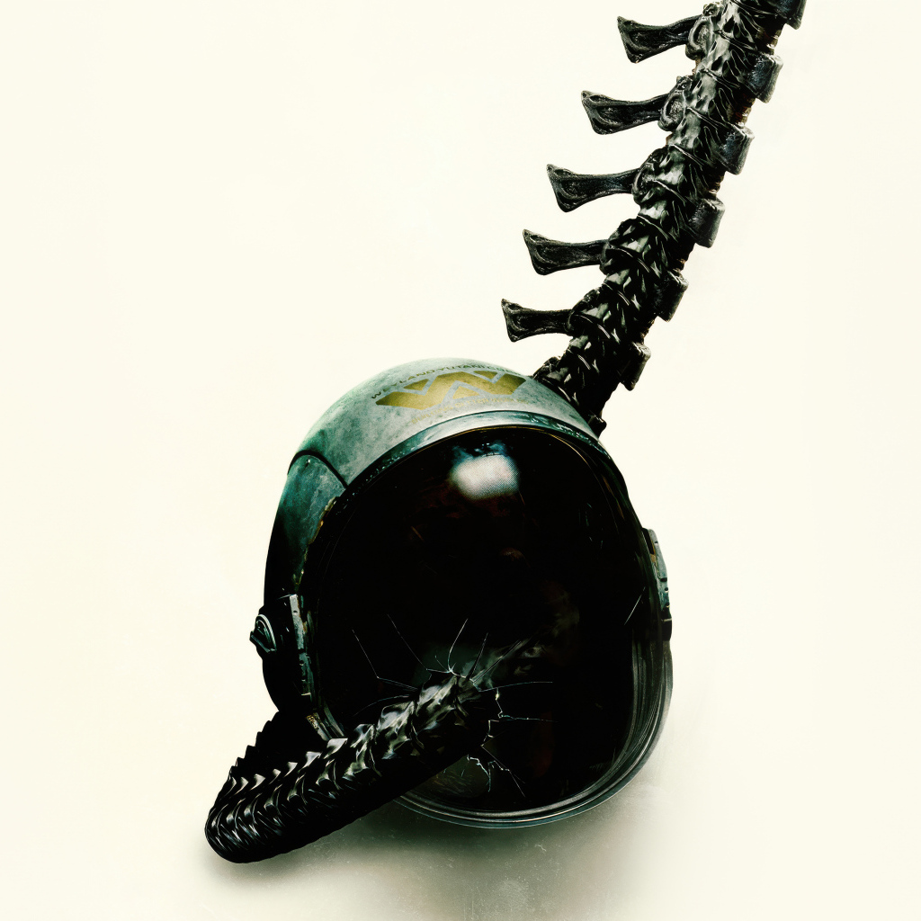 Шлем на белом фоне в фильме Чужой: Ромул, 2024