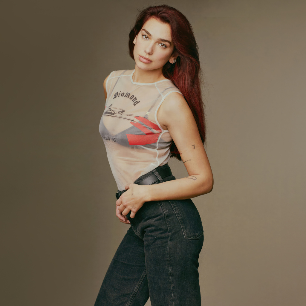 Молодая красивая певица Дуа Липа