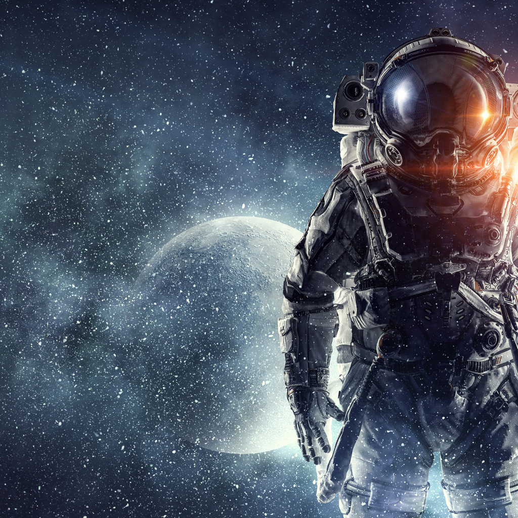 Астронавт в костюме на фоне луны
