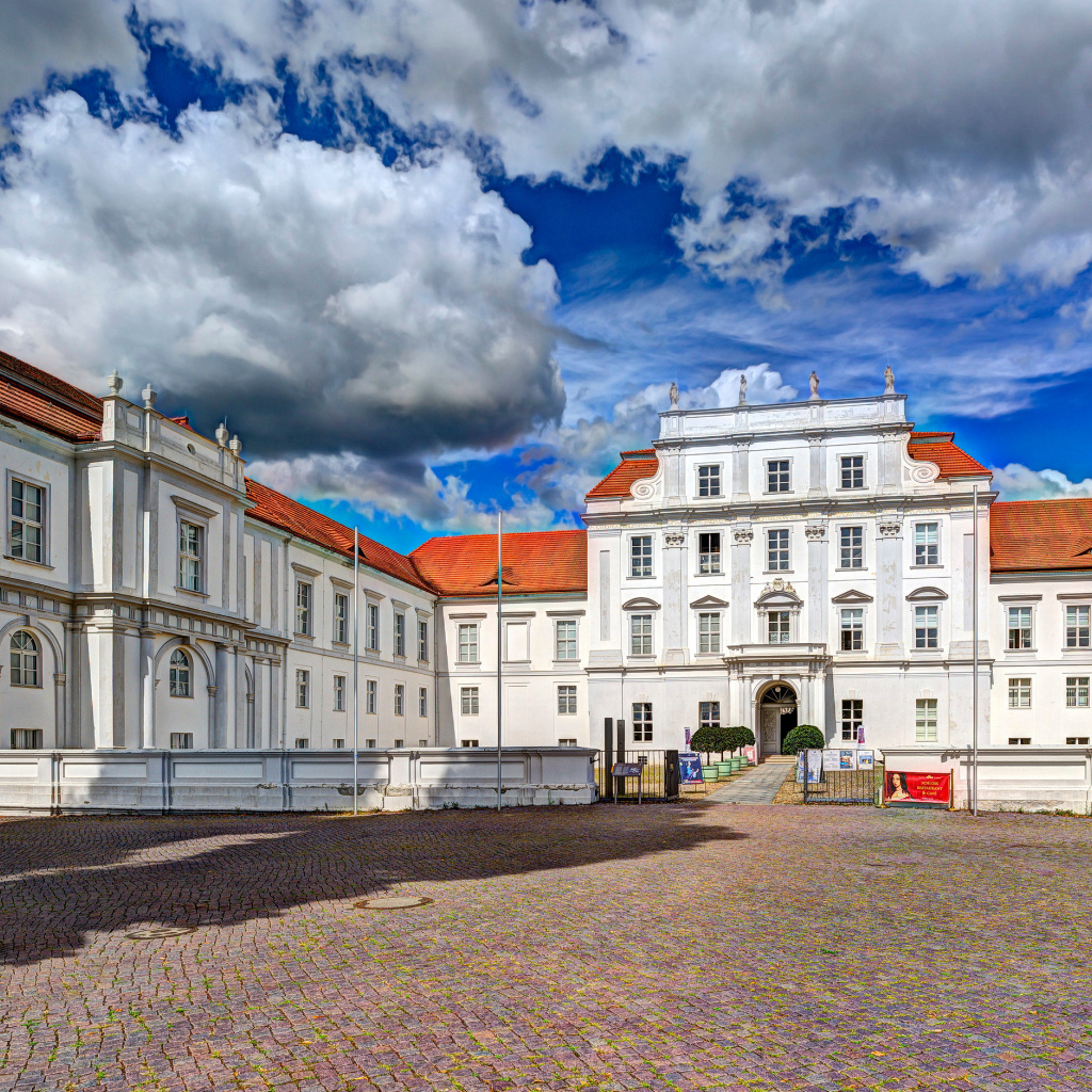 Здание ратуши в городе Ораниенбург, Германия