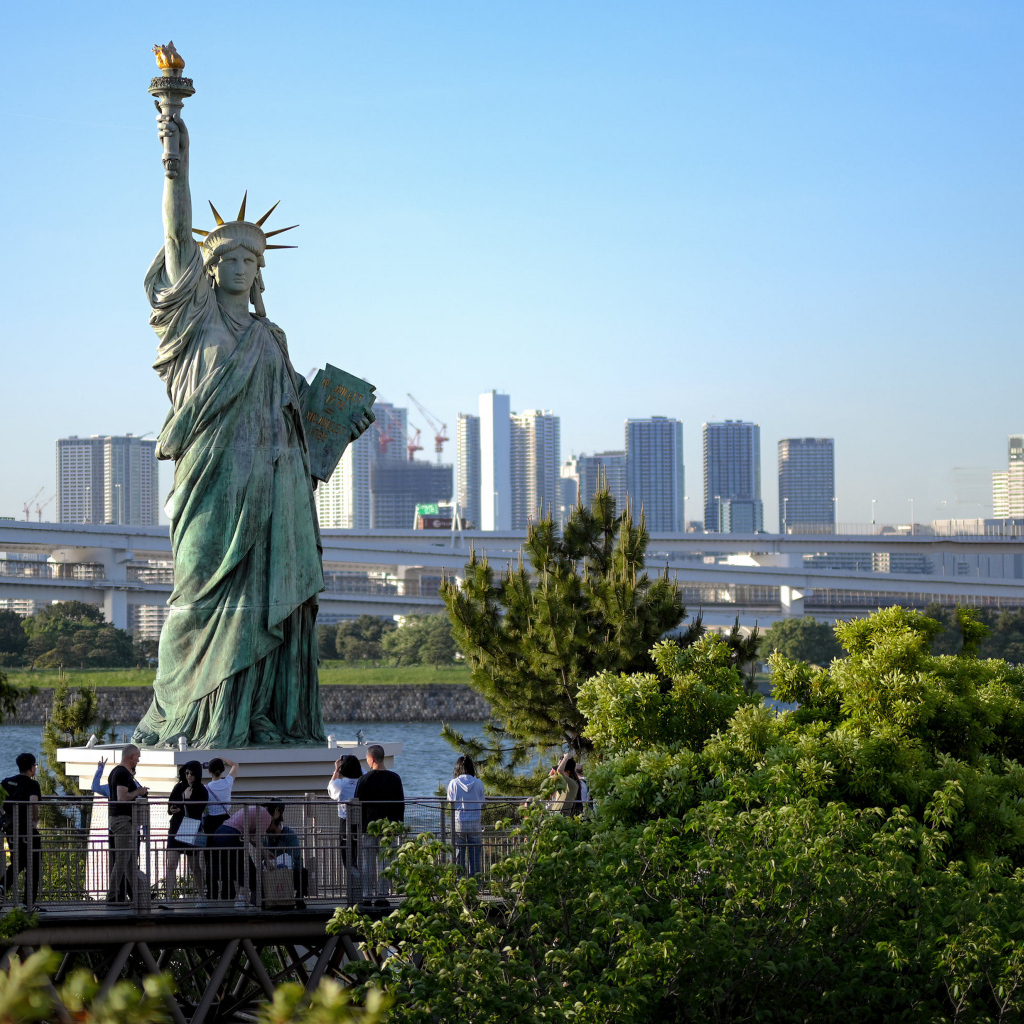 Статуя Свободы в Токио, Япония