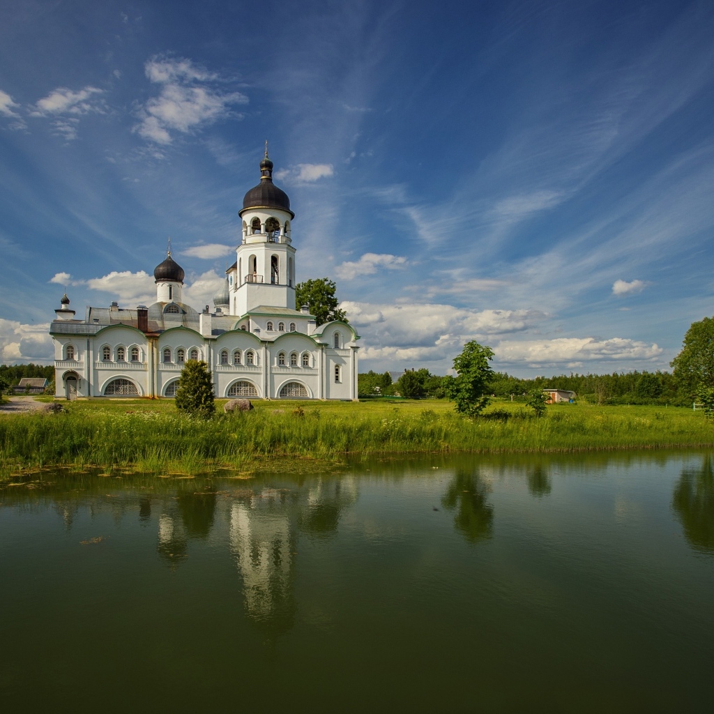 Крыпецкой монастырь у воды, Россия