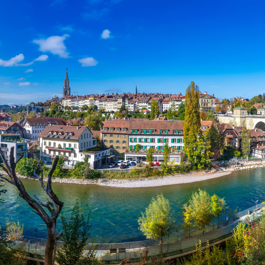 Вид реку и дома города Берн, Швейцария