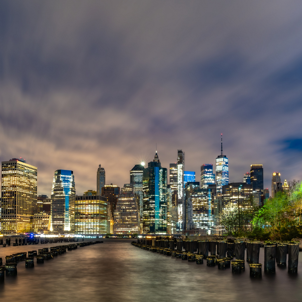 Высокие небоскребы города Нью-Йорк, США