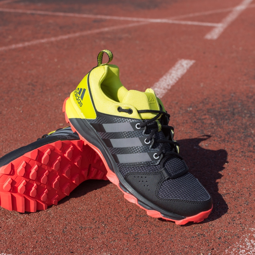 Спортивные кроссовки адидас 