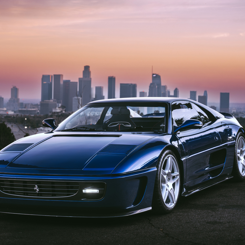 Автомобиль 355 by Evoluto 2024 года на фоне города