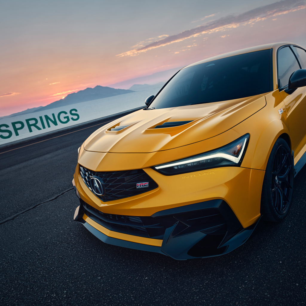 Желтый автомобиль Acura Integra Type S HRC Prototype 2024 года