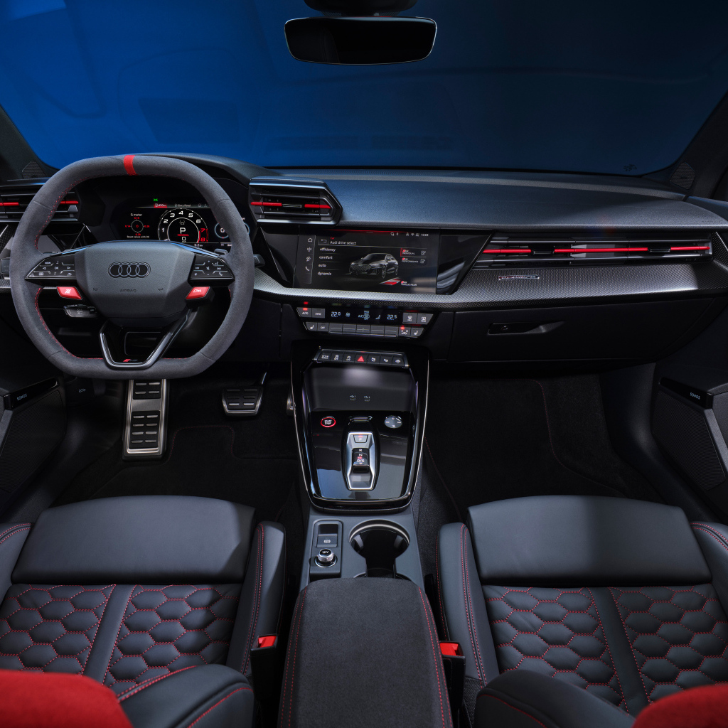 Салон автомобиля Audi RS 3 Sedan 2024 года