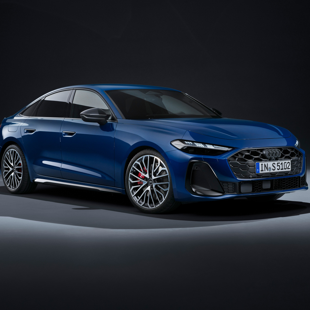 Синий автомобиль Audi S5 TFSI quattro 2024 года