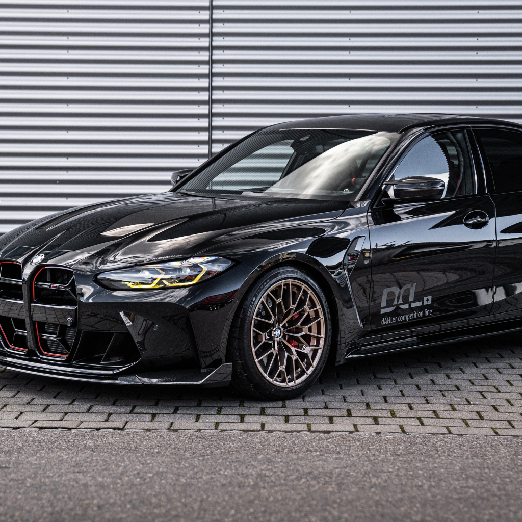 Черный автомобиль Dahler BMW M3 CS