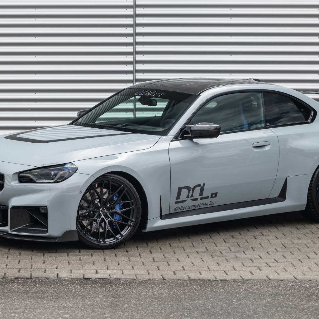 Автомобиль dAHLer BMW M2 Competition line 2024 года у гаража