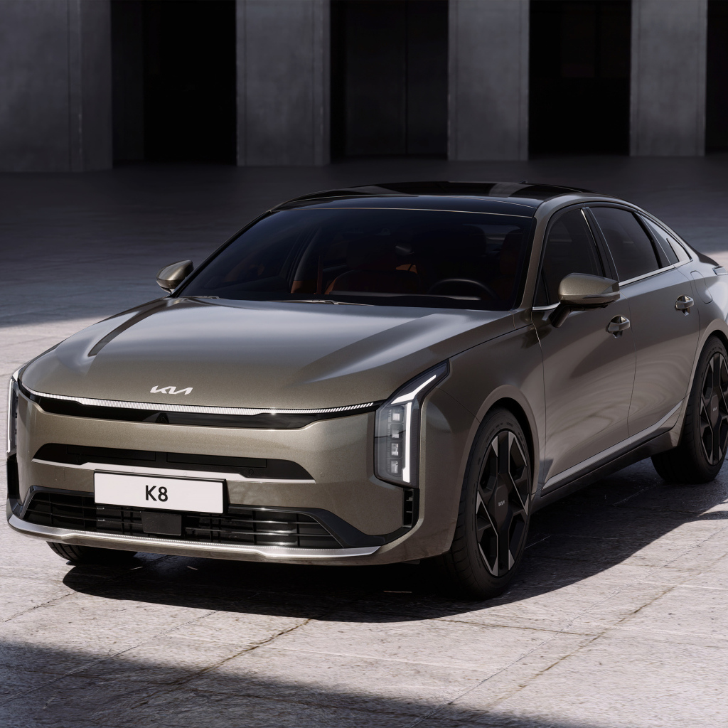 Автомобиль Kia K8 2024 года
