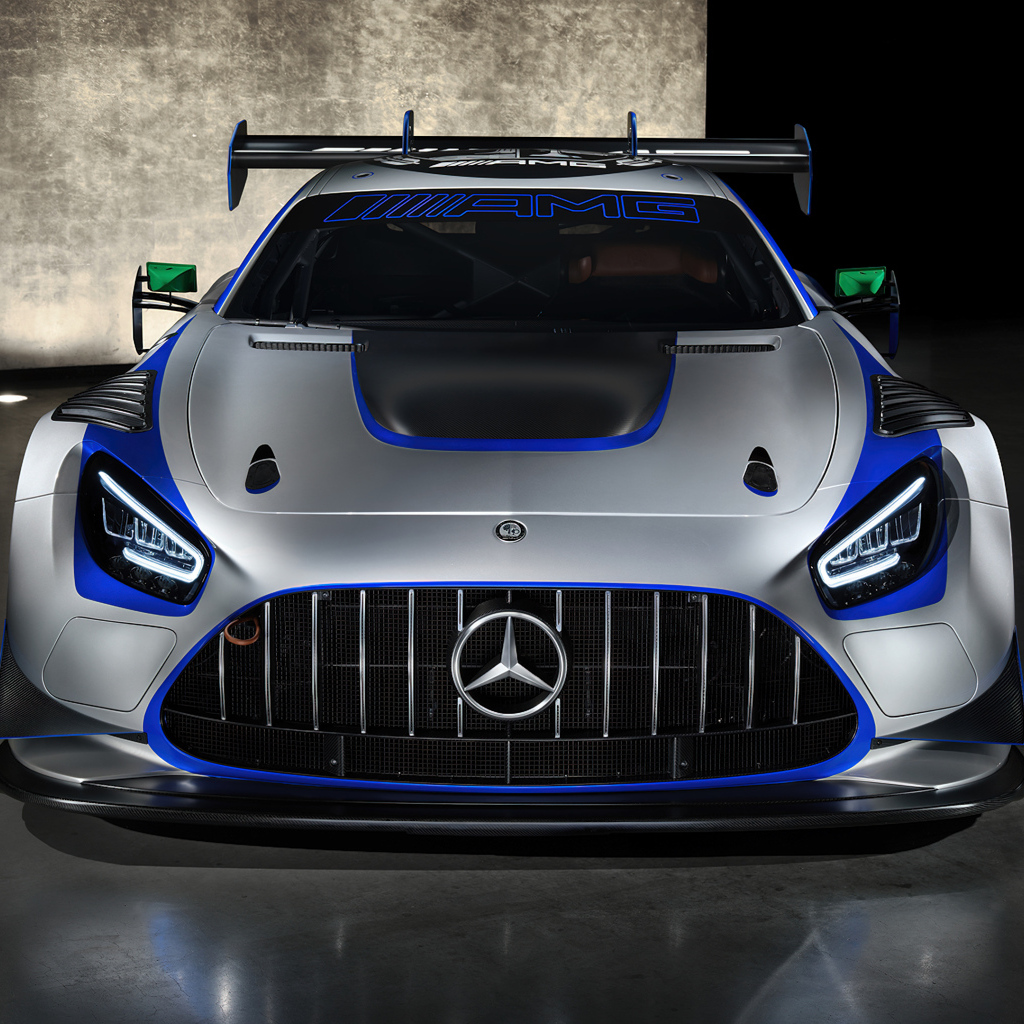 Автомобиль Mercedes-AMG GT3 Edition 130Y Motorsport вид спереди