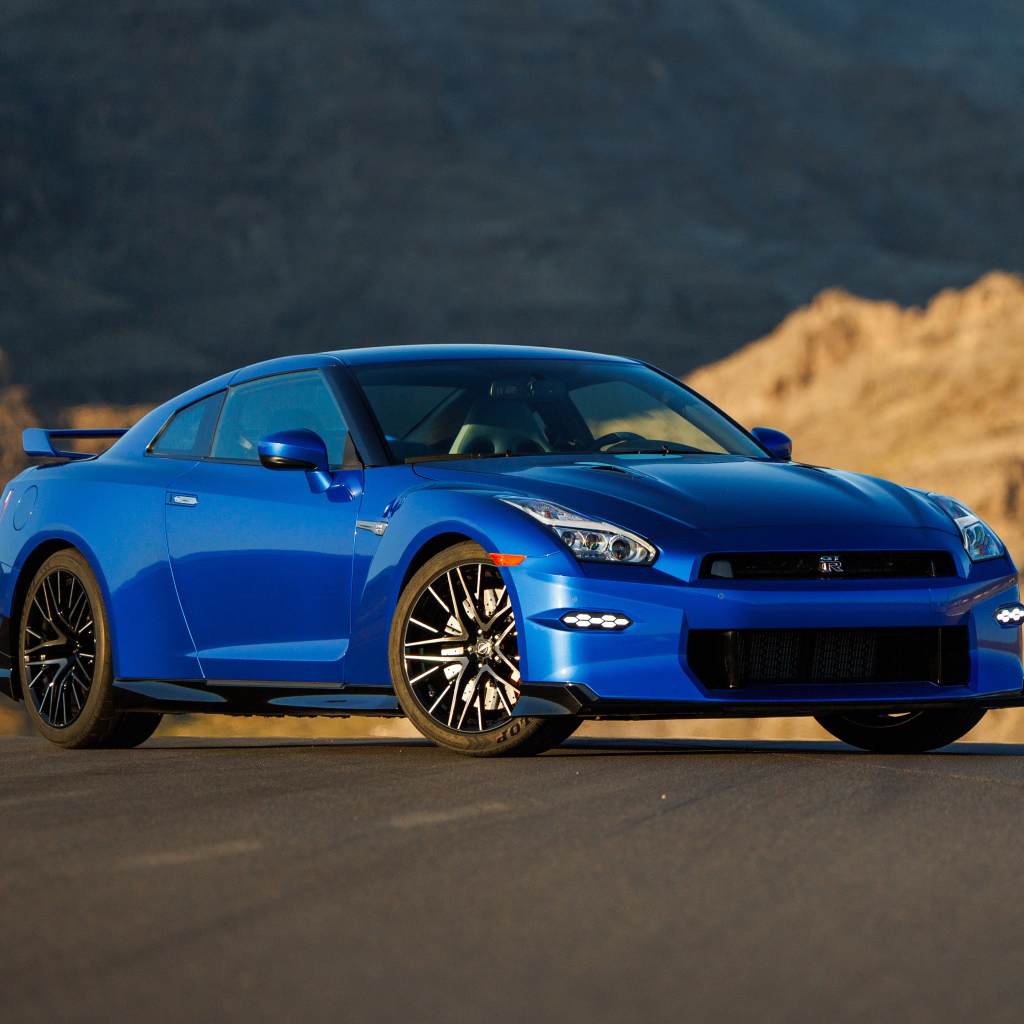 Автомобиль Nissan GT-R Skyline Edition2024 года синего цвета