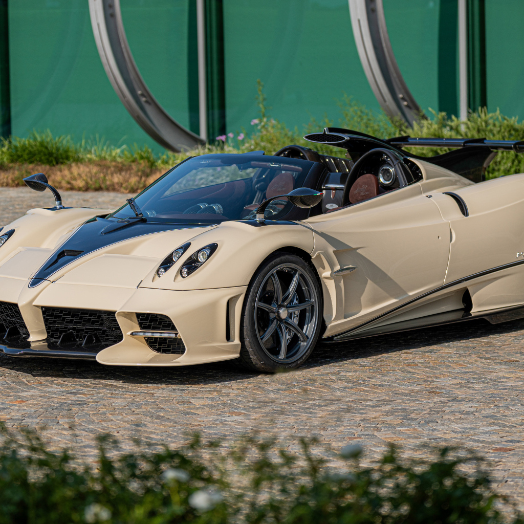 Быстрый автомобиль Pagani Imola Roadster 2024 года